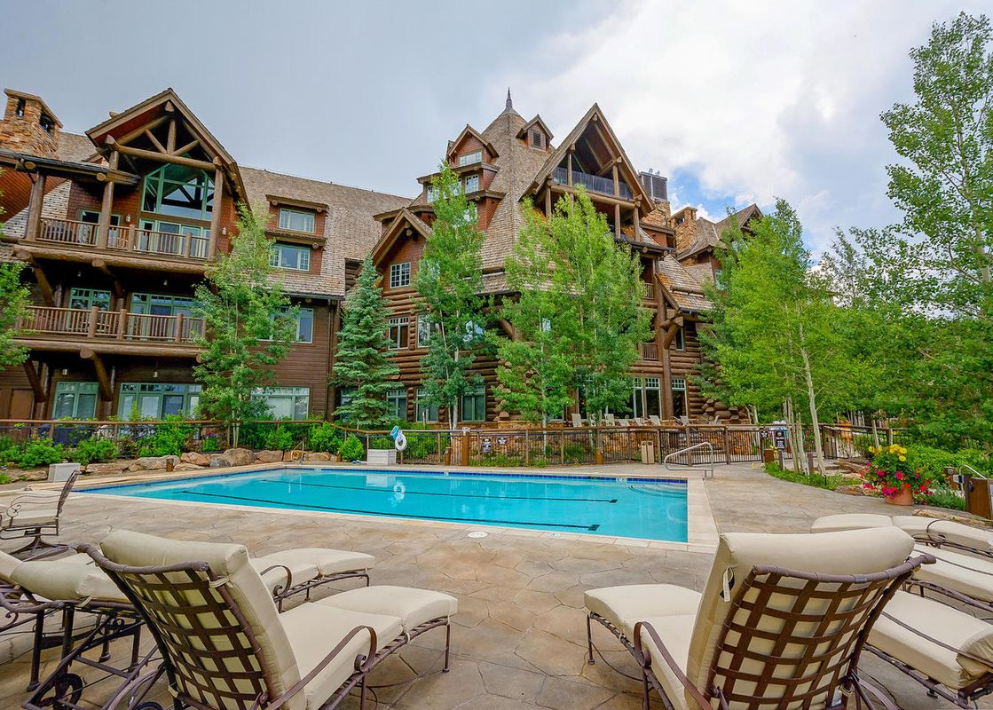 Outdoor Pool and Hot Tubs 1