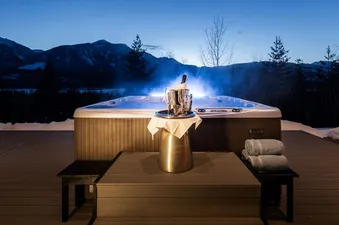 30 Hot-tub