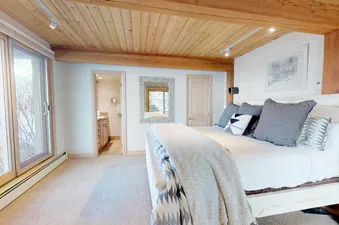 03 Bedroom