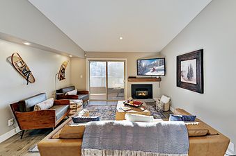 02 Living Room