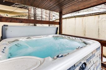 3 Mi to Vail Village Classic Estate
