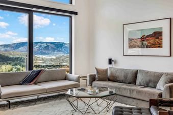 Electric Pass Lodge 604