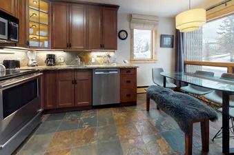 02 v303 kitchen