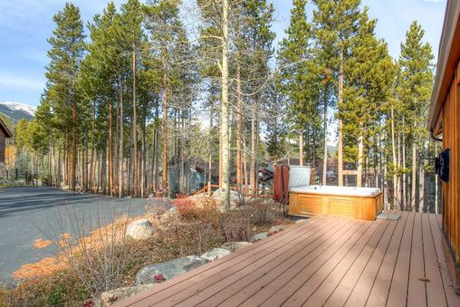 Private Outdoor Hot Tub