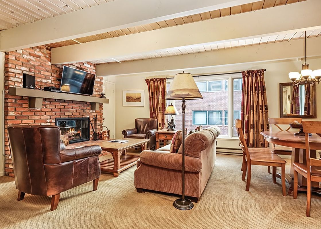 01 Living Room