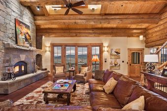 04 2nd Living Room