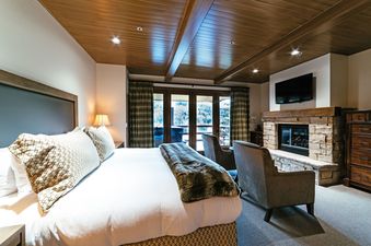 Stein Eriksen Lodge Luxury 4 Bedroom Corner Suite with Hot Tub