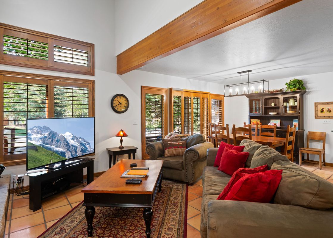 Deer Lake Village 2478