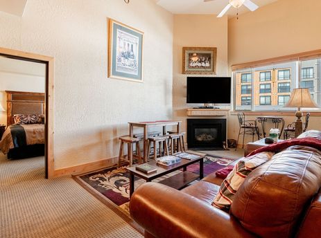 03 Silverado Lodge 411B