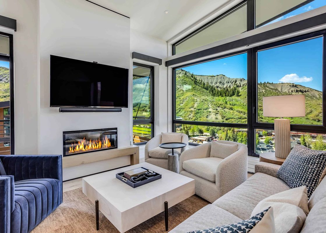 Electric Pass Lodge 502