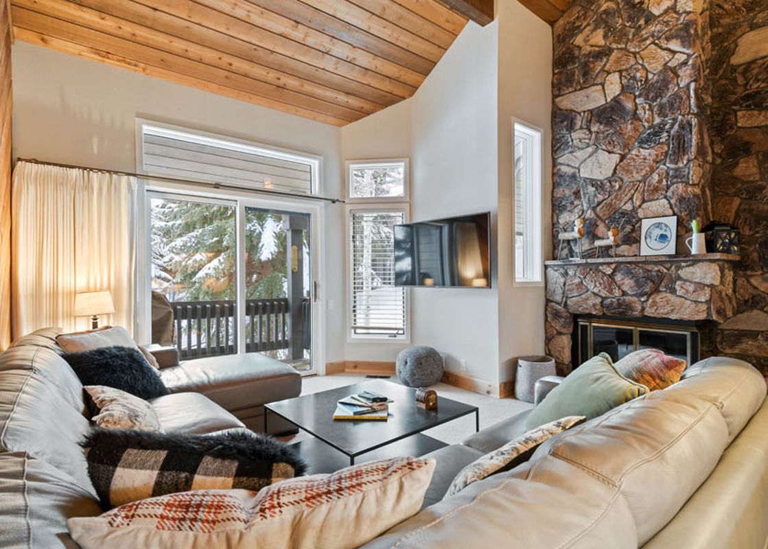 03 Living Room