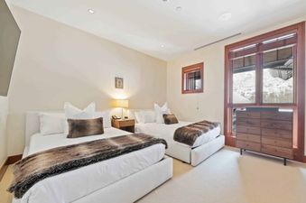 17 Bedroom