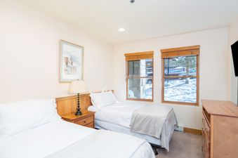 Bear Creek Lodge 208A