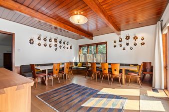The inviting dining area at Abode on the Big Trail, perfect for memorable meals.