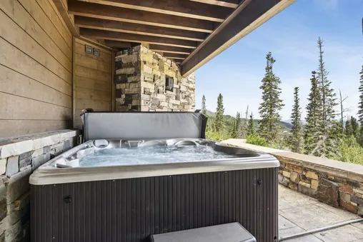 Private Outdoor Hot Tub
