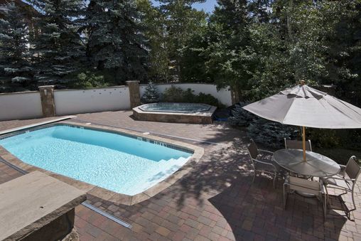 Outdoor Community Pool