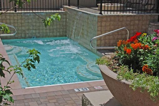 Oversized hot tub (Shared)