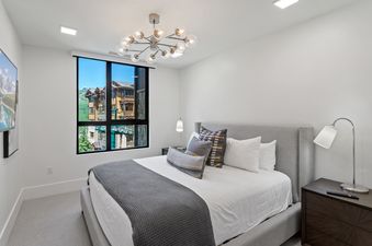 Empire Residences 401