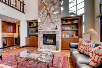 02-Enclave-158-Living-Room-1500x1000-72dpi-1