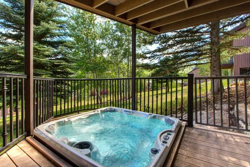 Private Outdoor Hot Tub