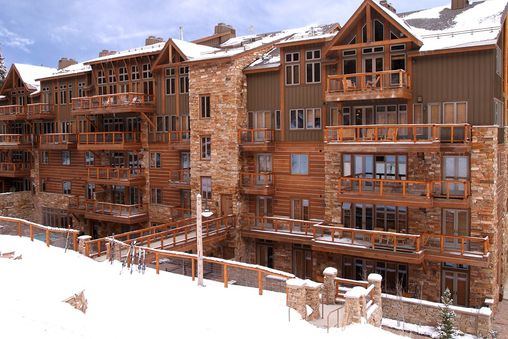 Direct Ski-In/Ski-Out Access