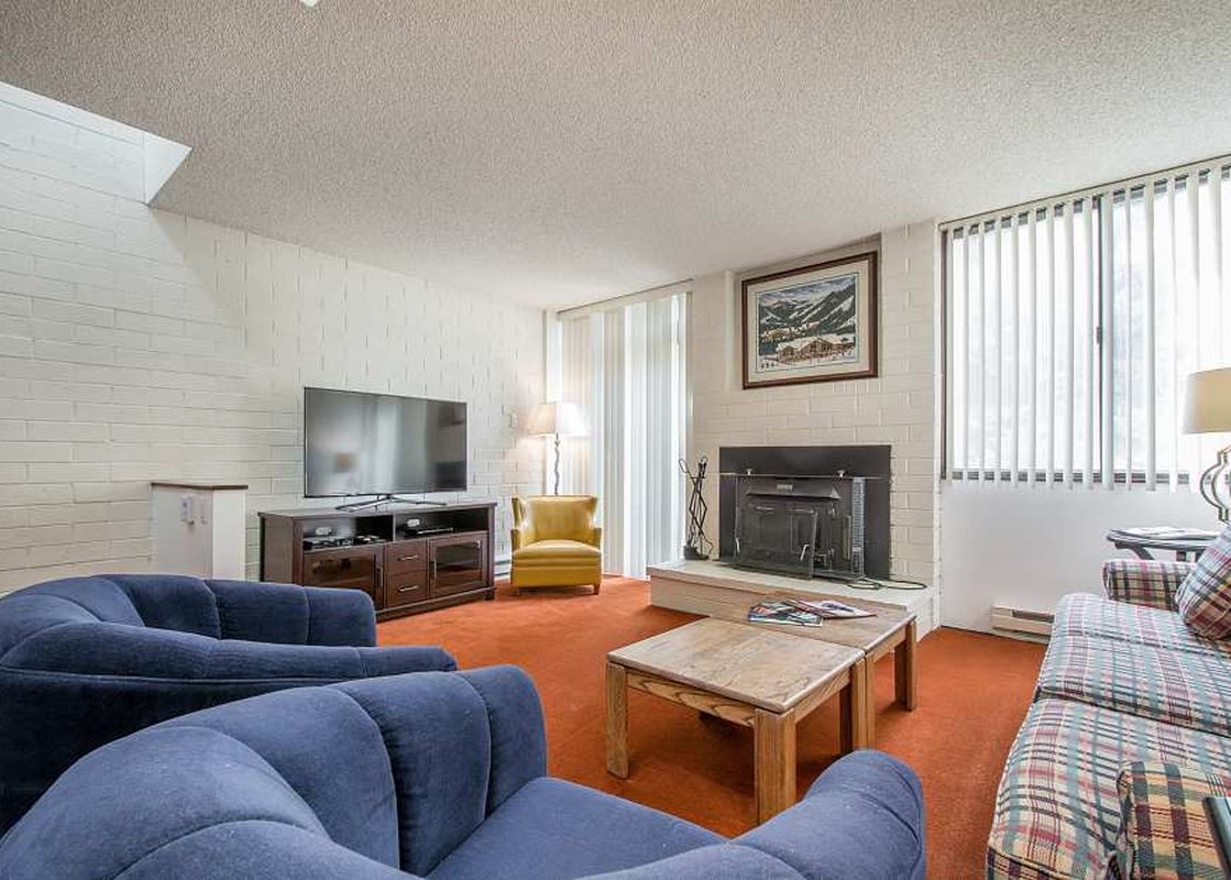02 Living Room