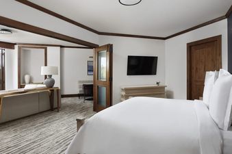 Four Seasons One Bedroom Valley View Suite