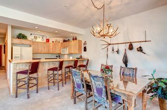 Corral 208W