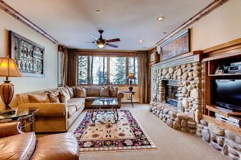 2-Lodge-208