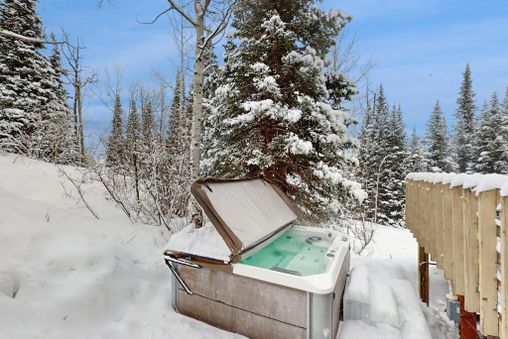 Private Outdoor Hot Tub
