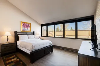11 Captain Molly Hideaway Master Bedroom 1