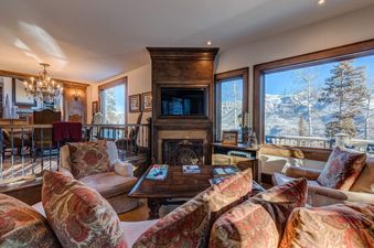 08 Sitting Room