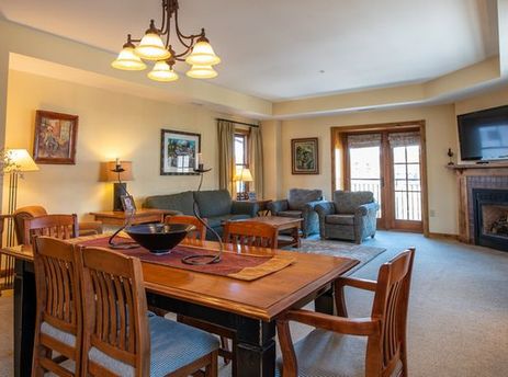 01 Mountaineer Lodge 2 Bedroom