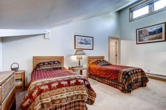 05 Forest Condo 1 Bdr  Loft
