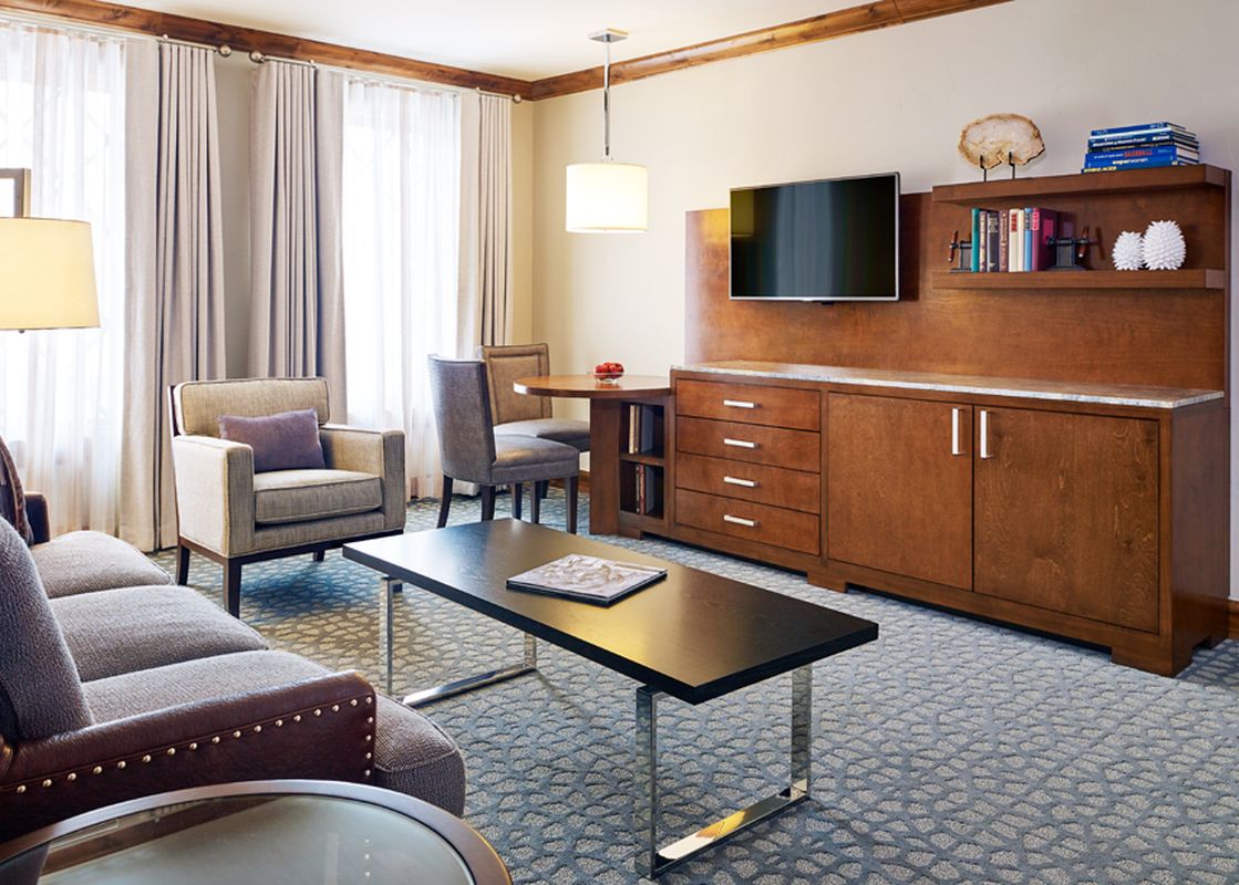 01 Sebastian 3 Bedroom Suite