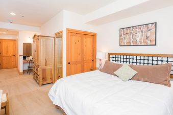 Bear Creek Lodge 203B