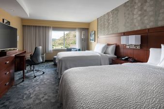 Courtyard Glenwood Springs 2 Queen Guest Room