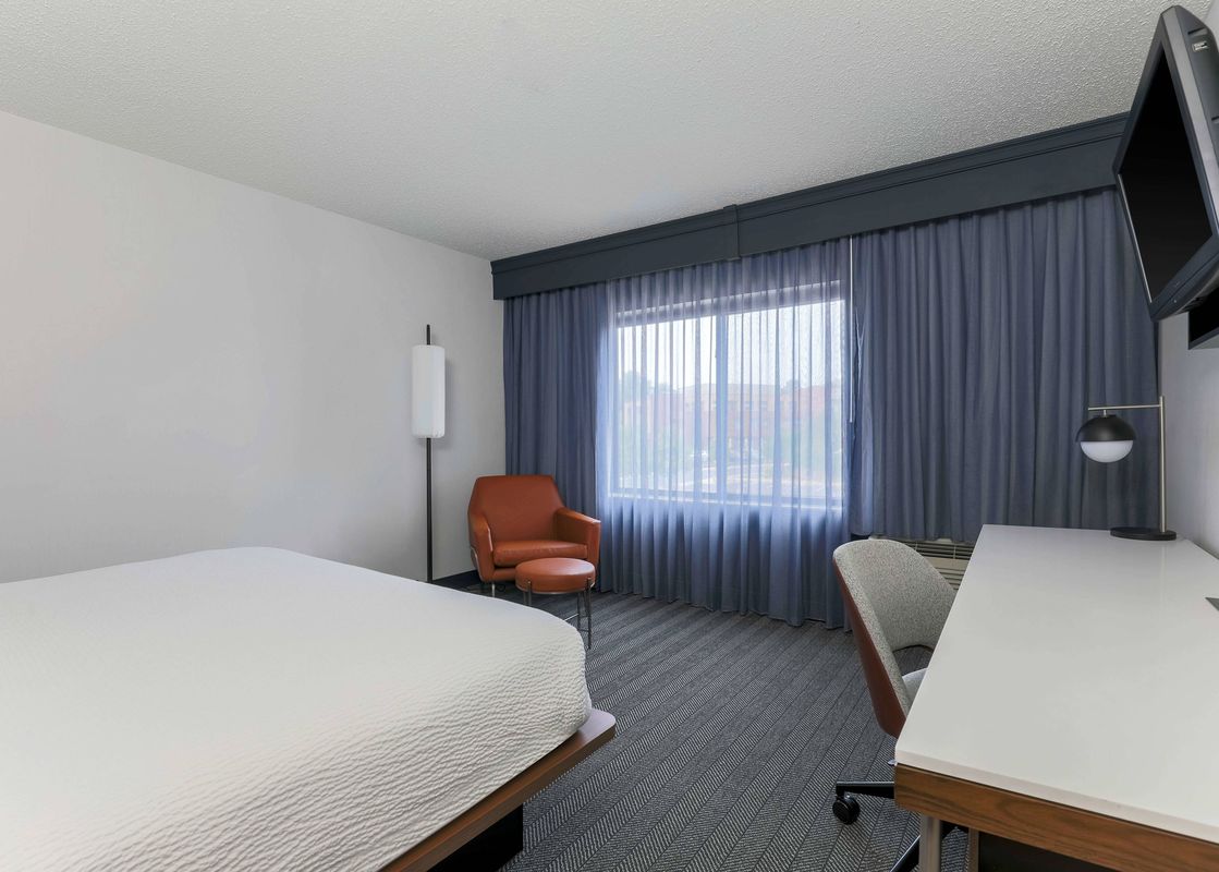 Courtyard Denver Golden Guest Room