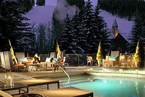 Outdoor Community Pool & Hot Tub