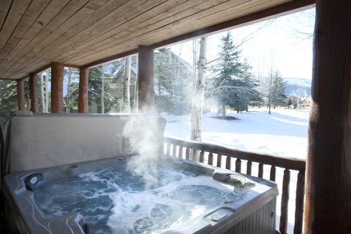 Private Outdoor Hot Tub