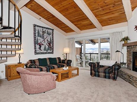 Crestwood One Bedroom Loft Standard