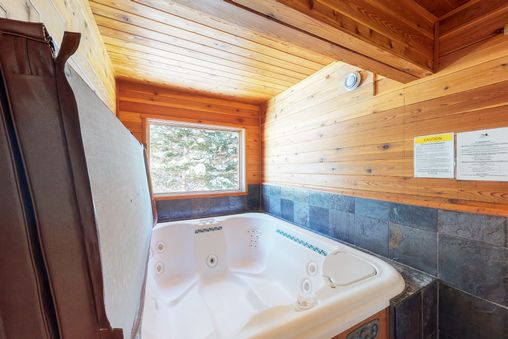 Hot tub (Private)