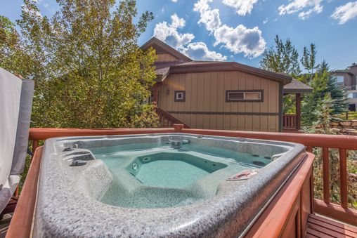 Private Outdoor Hot Tub