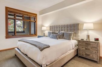 Capitol Peak Lodge 3206