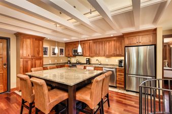 Fasching Haus Unit 250