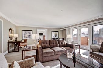 05 Lodge at Vail Luxury King Suite Slope View