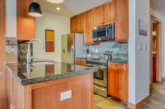 Capitol Peak Lodge 3401