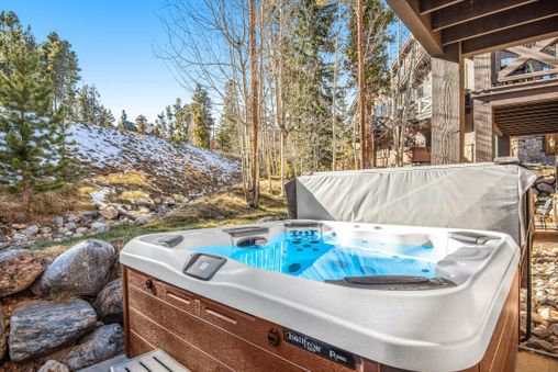 Private Outdoor Hot Tub