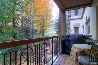 17-Highlands-Lodge-206-Deck-A1