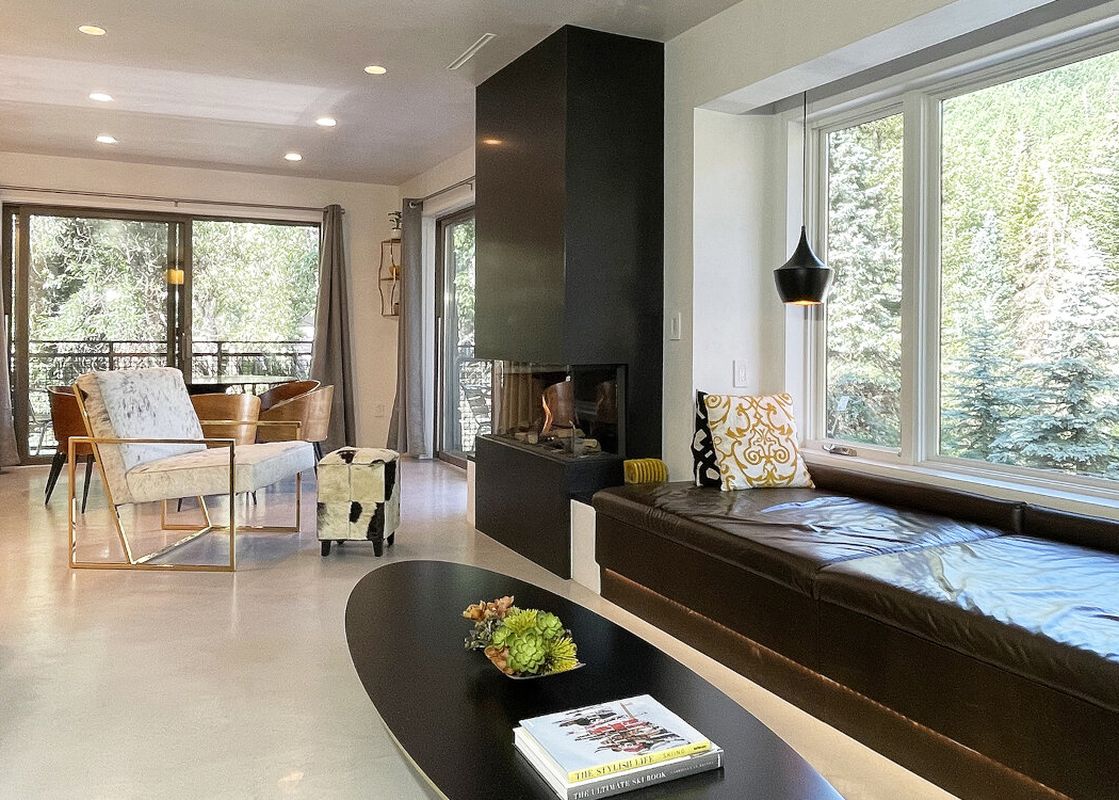 01 Living Room